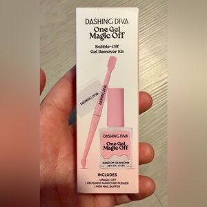 New in box Dashing Diva One Gel Magic Off Bubble Off Gel Remover Kit